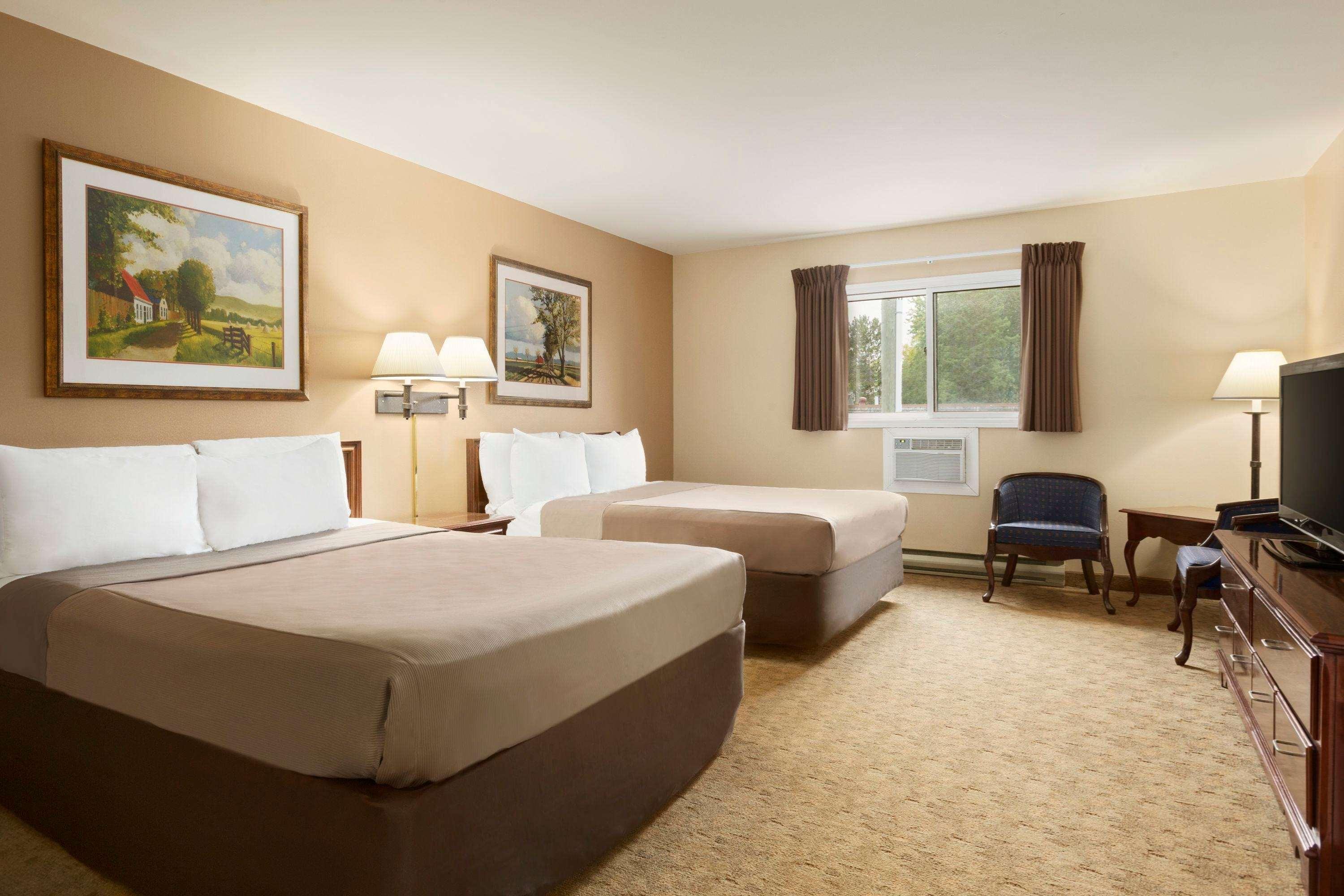 Travelodge By Wyndham Kenora Exterior photo