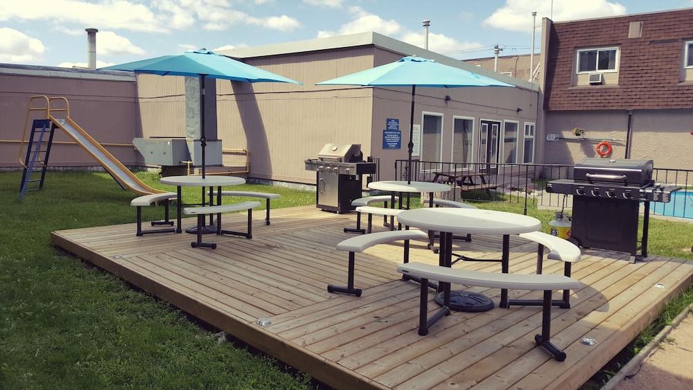 Travelodge By Wyndham Kenora Exterior photo